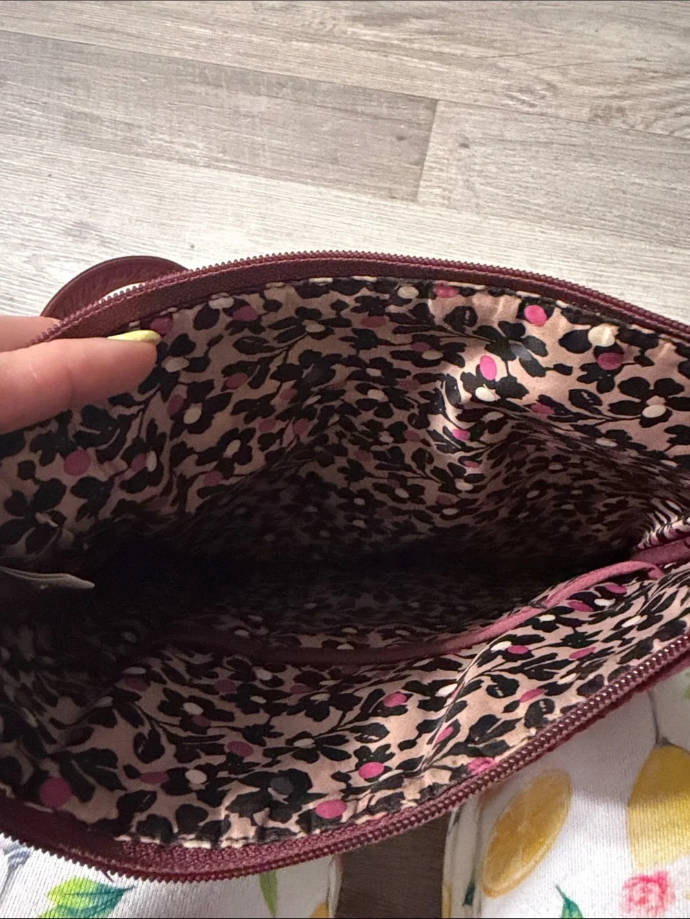 Women’s Vera Bradley shoulder bag
